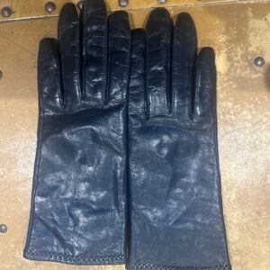 Small Vintage Black Leather Women’s Gloves